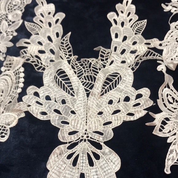 New 5 Pc Set of Lace Appliqués - Picture 4 of 8